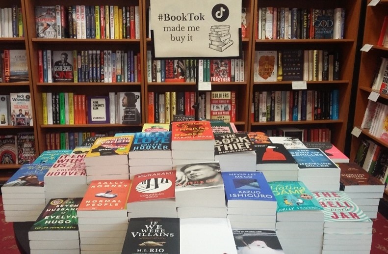 A libary with the sign #booktok