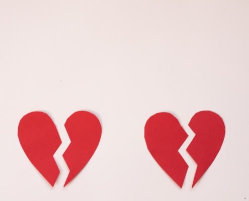 2 broken heart icons